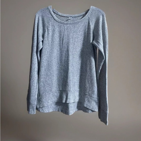 Old Navy Womens Soft Gray Heathered Knit Long Sleeve Pullover Sweater Size Sm - Picture 1 of 6